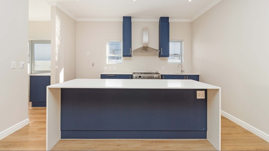 4 Bedroom Property for Sale in Sunningdale Western Cape